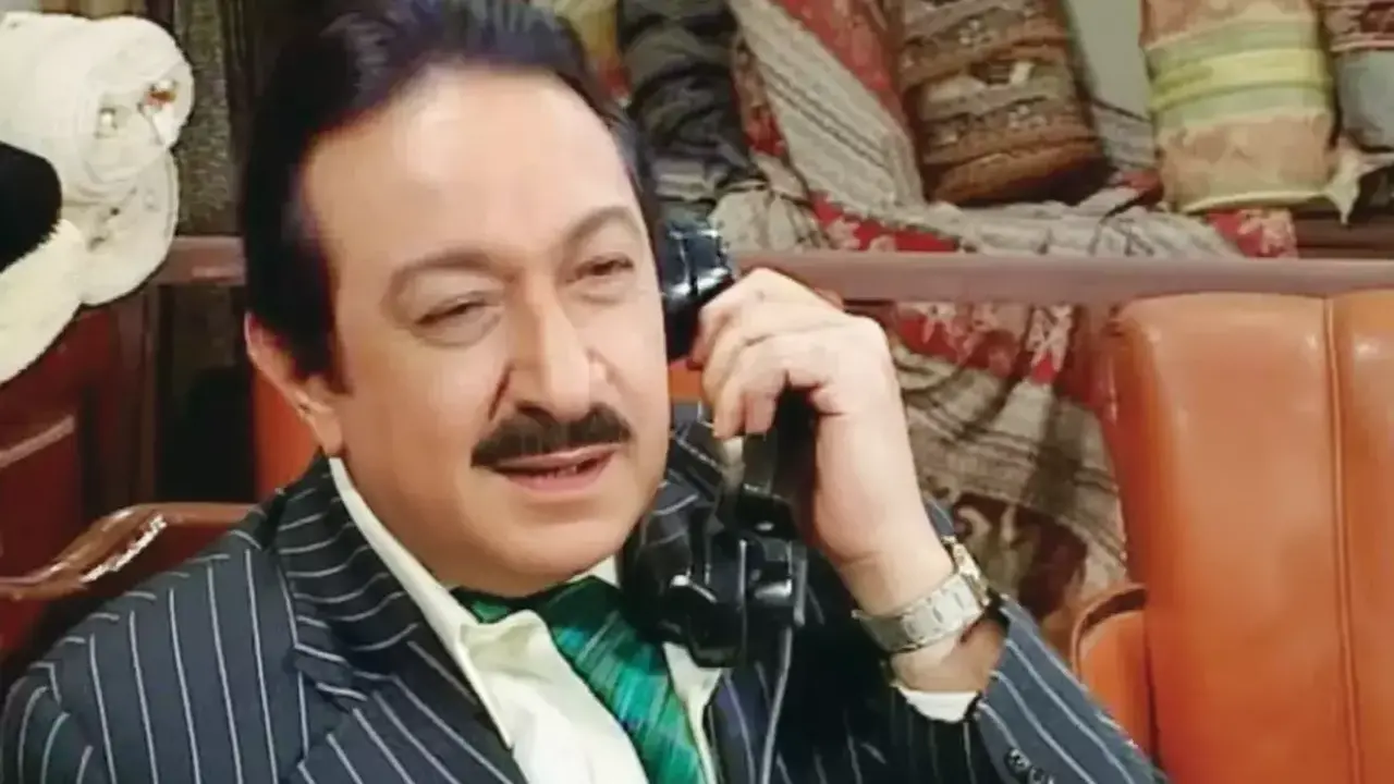 مخرج “عائلة الحاج متولي” يكشف كيف أجبرت الحكومة تغيير نهاية المسلسل بعد 25 عاماً